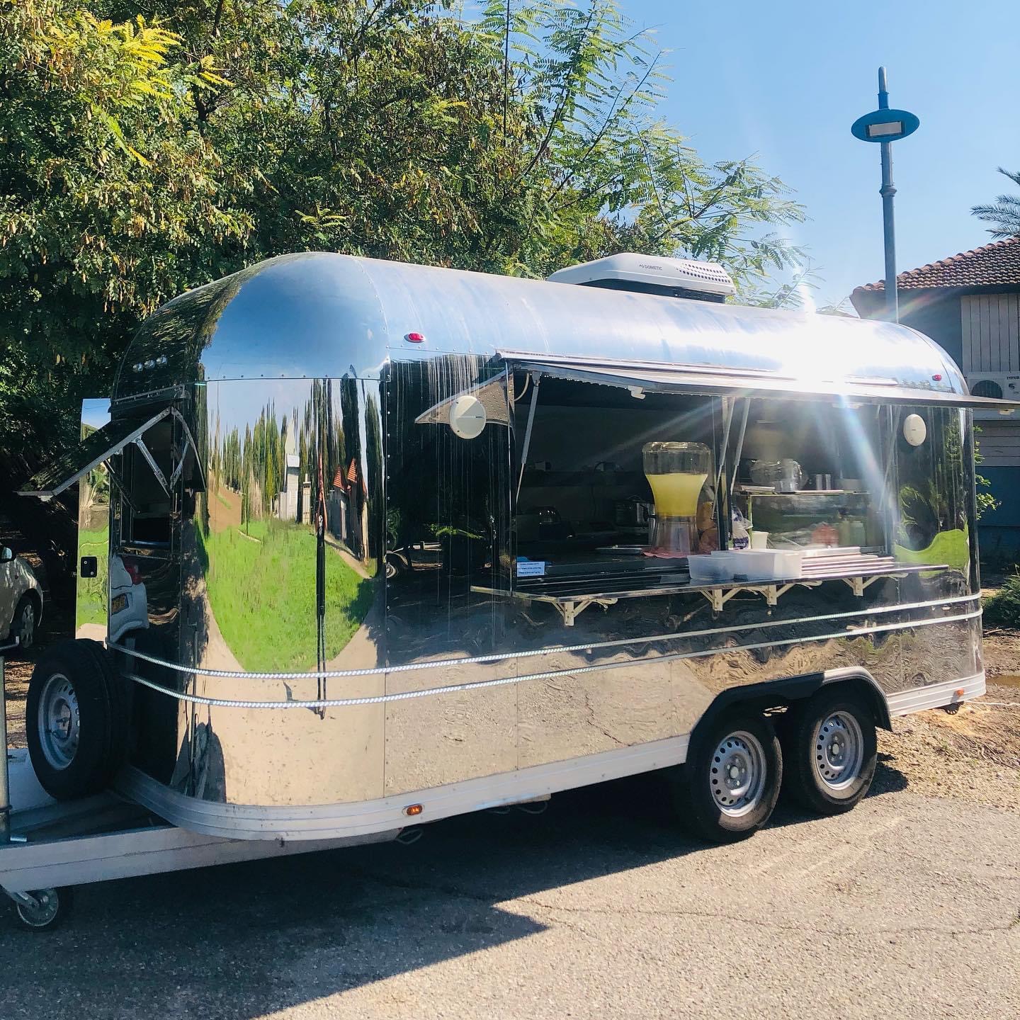 Mirror Airstream in UK