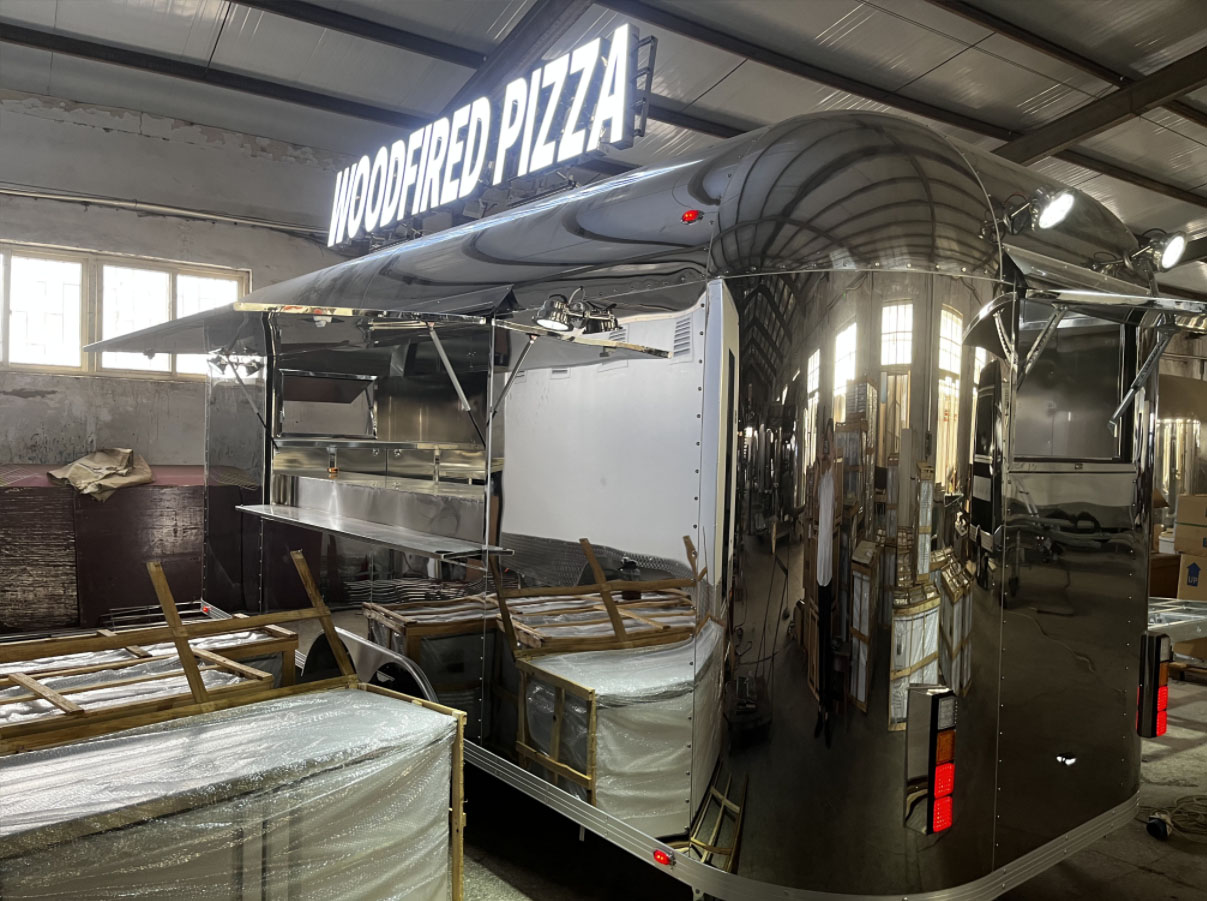 UK Wooden-Fired Pizza Oven Trailer, Food Trailer with COC Certificate
