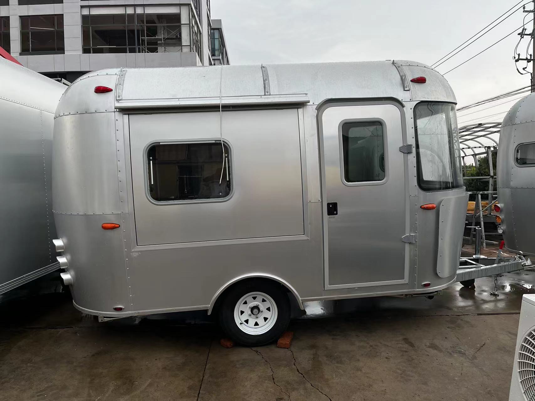 AirStream Food Trailer, Mobile Kitchen Box, Mobile Aluminum Trailers