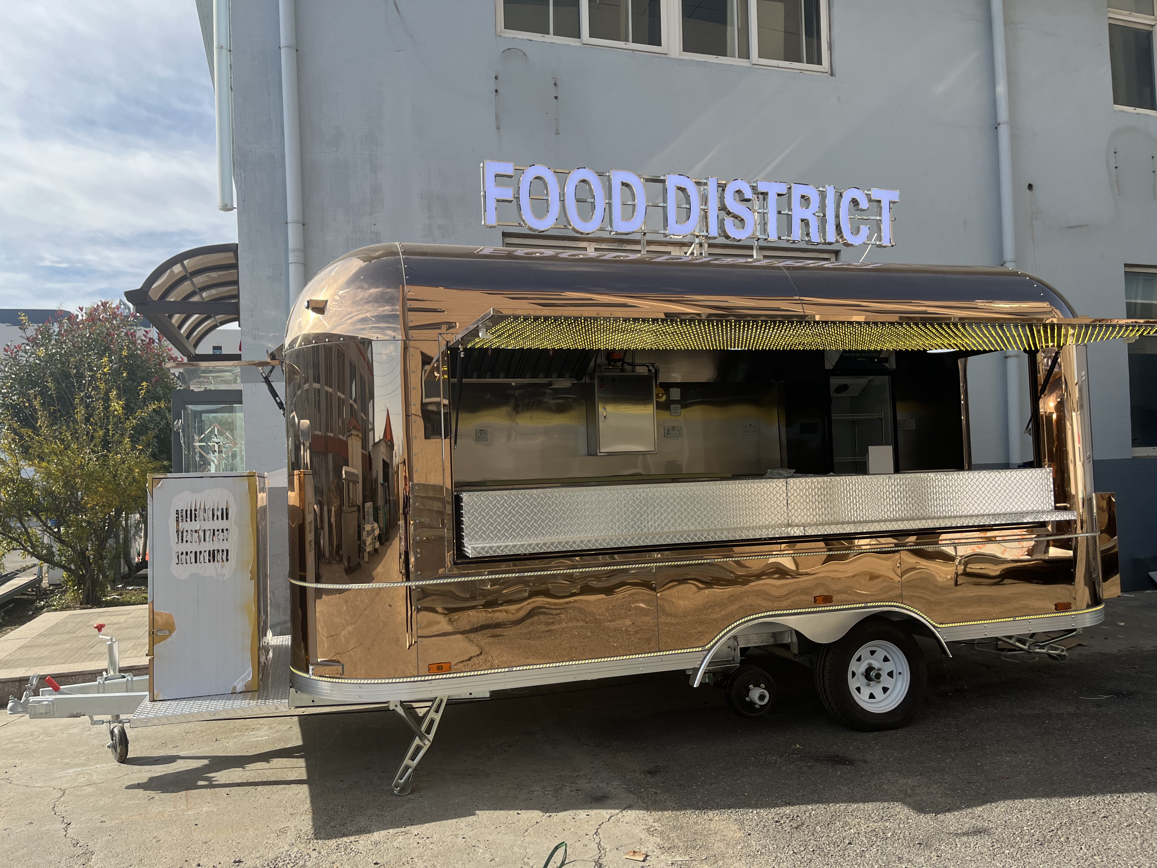 18FT and 14FT Golden Color Airstream Trailer with Sliding Cabinet