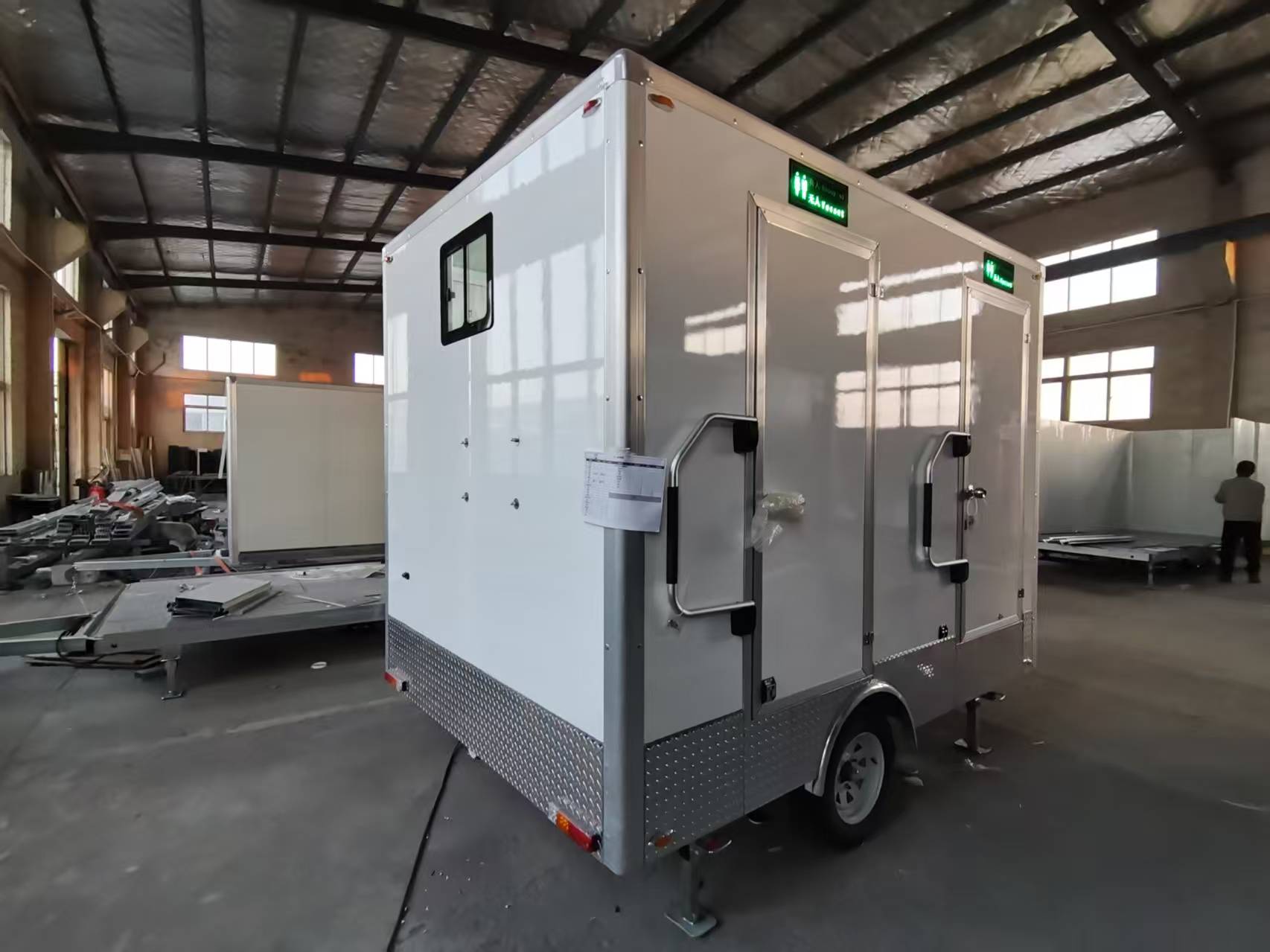 3 Meters TOILET TRAILER with 2 restrooms 