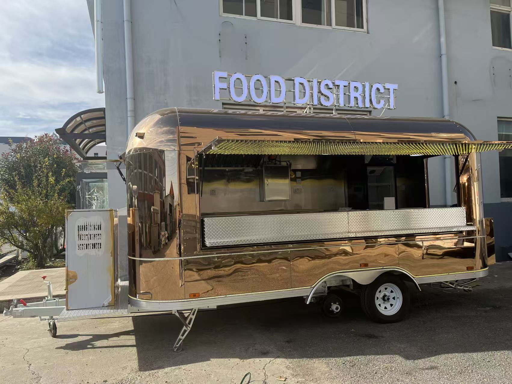 18FT and 14FT Golden Color Airstream Trailer with Sliding Cabinet